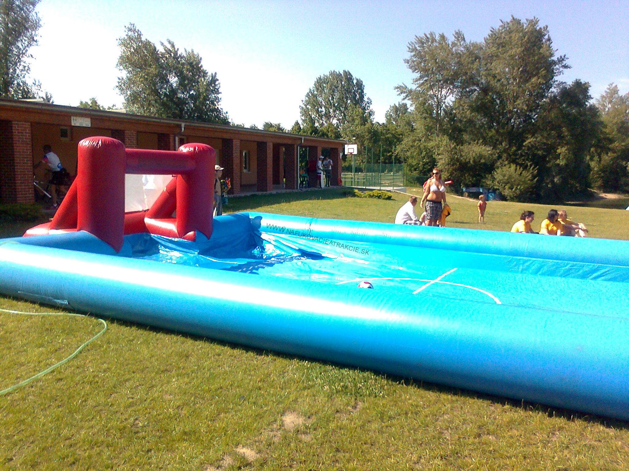 Vodný futbal - nafukovacie ihrisko 30 x 15 m